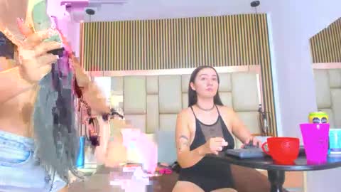 Snapshot of hannaandcherri chatting on December 14, 2025, 8:35 pm hannaANDcherri online show from December 14, 2025, 8:35 pm