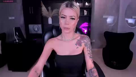 Snapshot of hannaconnor_ chatting on February 23, 2026, 9:01 pm Hanna Connor online show from February 23, 2026, 9:01 pm