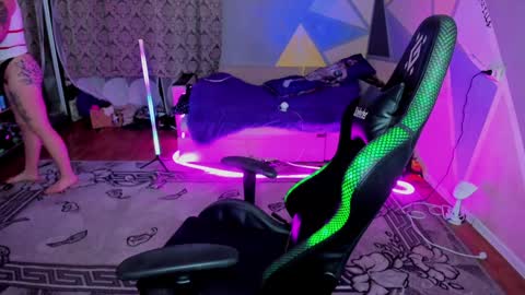 Snapshot of hannah_chaos chatting on December 2, 2024, 6:54 pm Hannah online show from December 2, 2024, 6:54 pm