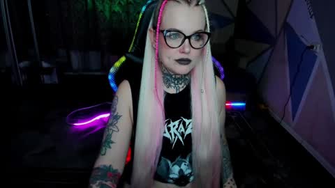 Snapshot of hannah_chaos chatting on December 12, 2024, 2:15 am Hannah online show from December 12, 2024, 2:15 am