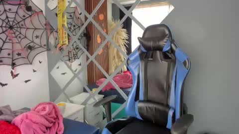 hannah online show from November 4, 2025, 7:13 pm