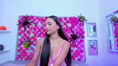 Snapshot of hannah_miller_1 chatting on October 29, 2025, 11:34 am Hannah Miller online show from October 29, 2025, 11:34 am