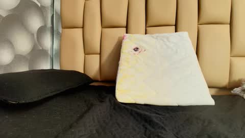 hannah_teehn online show from October 16, 2025, 7:15 pm