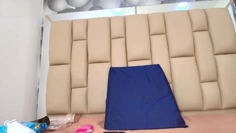 hannah_teehn online show from November 25, 2025, 7:14 pm