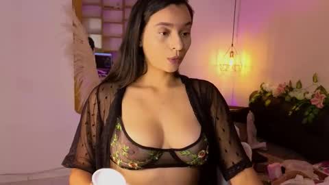 Hannah Williams online show from October 23, 2025, 9:57 pm