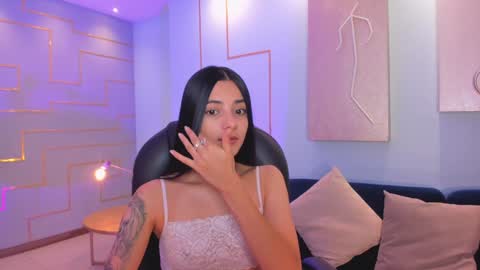 Snapshot of hannahjamesx chatting on February 6, 2025, 12:54 am HANNAH J online show from February 6, 2025, 12:54 am