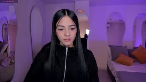 Snapshot of hannahjamesx chatting on November 1, 2025, 7:05 pm HANNAH J online show from November 1, 2025, 7:05 pm