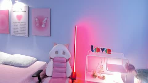 Hannah online show from April 8, 2026, 12:27 pm