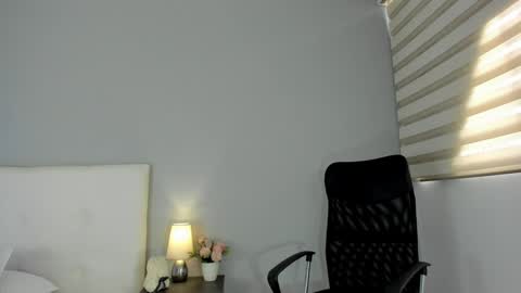 hannamartinnez online show from February 3, 2025, 8:24 pm