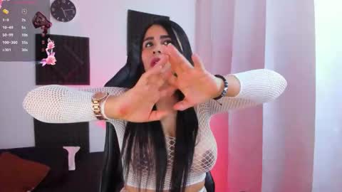 Hanna  online show from October 28, 2025, 10:12 pm