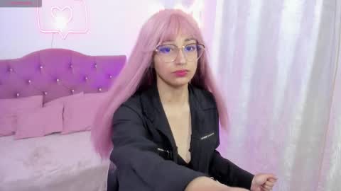 Snapshot of hanni_tay chatting on December 1, 2025, 11:59 am HANNI online show from December 1, 2025, 11:59 am