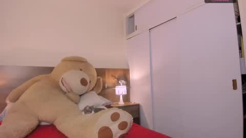 Snapshot of hanny_13 chatting on February 24, 2025, 1:35 am taylor live online show from February 24, 2025, 1:35 am