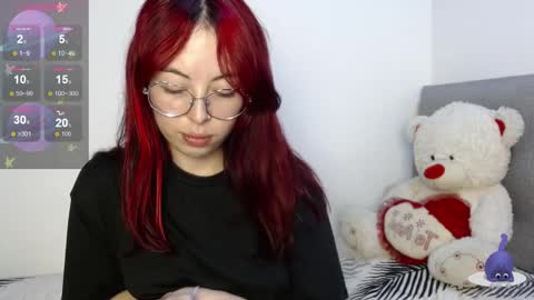 Snapshot of hanny_e chatting on November 26, 2025, 1:28 am hanny online show from November 26, 2025, 1:28 am