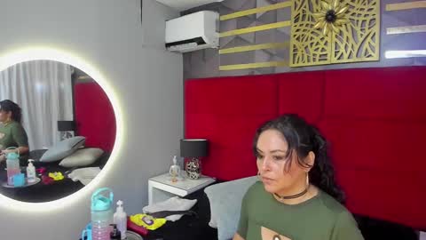 Snapshot of hanny_milf_ chatting on January 11, 2025, 11:56 am HANNY online show from January 11, 2025, 11:56 am
