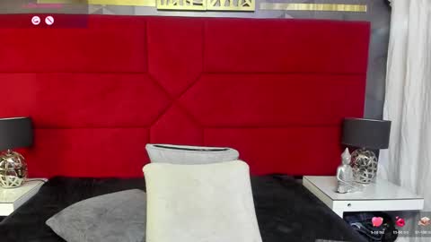Snapshot of hanny_milf_ chatting on January 18, 2025, 11:43 am HANNY online show from January 18, 2025, 11:43 am