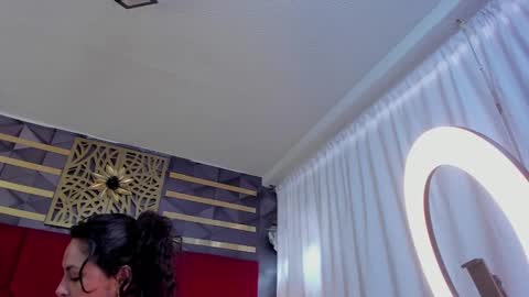 Snapshot of hanny_milf_ chatting on January 26, 2025, 5:44 pm HANNY online show from January 26, 2025, 5:44 pm