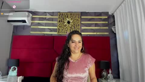 Snapshot of hanny_milf_ chatting on February 14, 2025, 12:03 pm HANNY online show from February 14, 2025, 12:03 pm