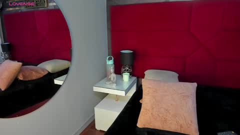 Snapshot of hanny_milf_ chatting on February 16, 2025, 11:49 am HANNY online show from February 16, 2025, 11:49 am
