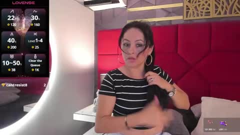 Snapshot of hanny_milf_ chatting on February 27, 2025, 5:47 pm HANNY online show from February 27, 2025, 5:47 pm
