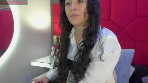 Snapshot of hanny_milf_ chatting on March 1, 2025, 11:39 am HANNY online show from March 1, 2025, 11:39 am