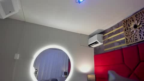 Snapshot of hanny_milf_ chatting on March 4, 2025, 11:40 am HANNY online show from March 4, 2025, 11:40 am