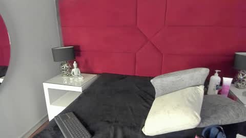 Snapshot of hanny_milf_ chatting on March 11, 2025, 11:55 am HANNY online show from March 11, 2025, 11:55 am