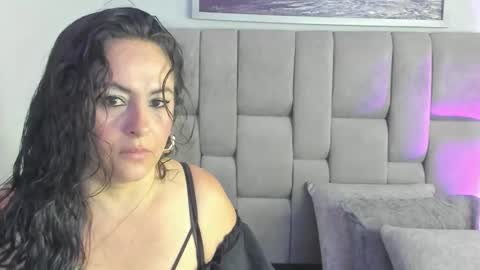 Snapshot of hanny_milf_ chatting on September 20, 2025, 11:55 am HANNY online show from September 20, 2025, 11:55 am