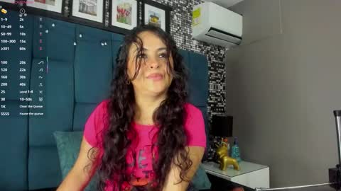 Snapshot of hanny_milf_ chatting on October 21, 2025, 11:33 am HANNY online show from October 21, 2025, 11:33 am