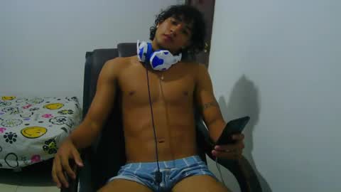 Snapshot of hansel_take chatting on May 4, 2026, 6:48 pm hansel_take online show from May 4, 2026, 6:48 pm