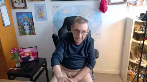 Snapshot of hansi63 chatting on February 16, 2025, 10:54 am charly online show from February 16, 2025, 10:54 am