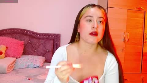 Snapshot of hanssel_tess chatting on October 24, 2025, 4:47 pm isabella online show from October 24, 2025, 4:47 pm