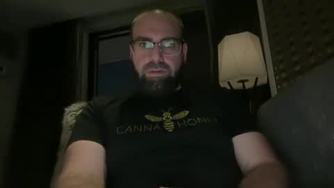 happy_cabbage online show from December 3, 2024, 7:43 am