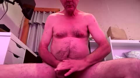 Snapshot of happybrian5 chatting on May 31, 2026, 2:24 pm happybrian5 online show from May 31, 2026, 2:24 pm