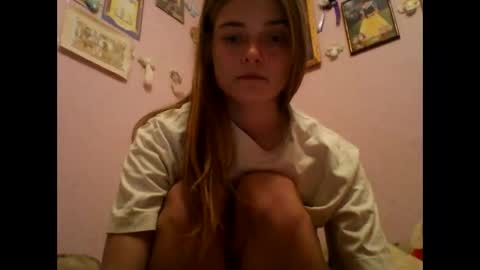 Snapshot of happyemily18 chatting on February 23, 2026, 9:23 pm happyemily online show from February 23, 2026, 9:23 pm