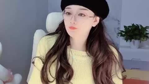 Snapshot of happysweetie168 chatting on December 12, 2024, 6:25 am Daisy online show from December 12, 2024, 6:25 am