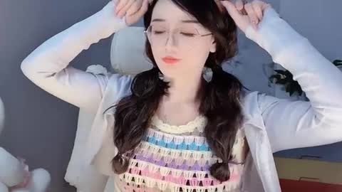 Snapshot of happysweetie168 chatting on December 12, 2024, 1:17 pm Daisy online show from December 12, 2024, 1:17 pm