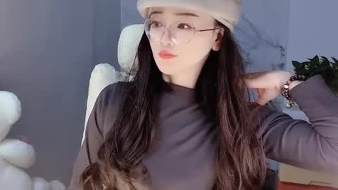 Snapshot of happysweetie168 chatting on December 16, 2024, 4:27 pm Daisy online show from December 16, 2024, 4:27 pm