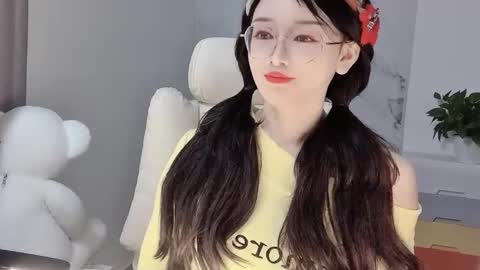 Snapshot of happysweetie168 chatting on February 18, 2025, 4:37 am Daisy online show from February 18, 2025, 4:37 am