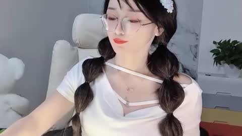 Snapshot of happysweetie168 chatting on February 26, 2025, 5:07 pm Daisy online show from February 26, 2025, 5:07 pm