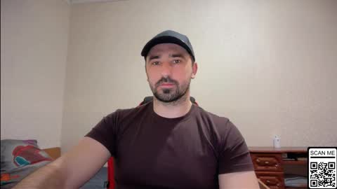 Snapshot of hard_to_obey chatting on March 18, 2026, 6:44 pm Vadim online show from March 18, 2026, 6:44 pm