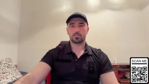Snapshot of hard_to_obey chatting on April 28, 2026, 7:30 pm Vadim online show from April 28, 2026, 7:30 pm