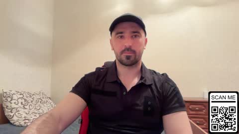 Snapshot of hard_to_obey chatting on April 29, 2026, 6:14 pm Vadim online show from April 29, 2026, 6:14 pm