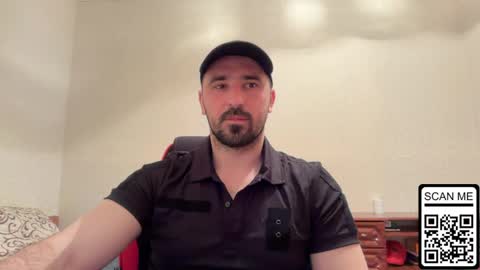 Snapshot of hard_to_obey chatting on May 6, 2026, 7:19 pm Vadim online show from May 6, 2026, 7:19 pm