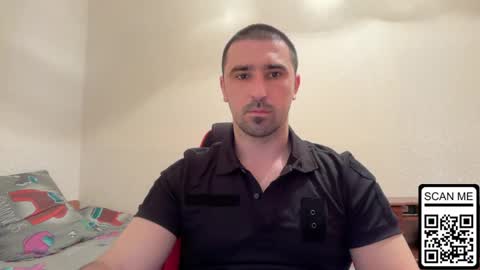 Snapshot of hard_to_obey chatting on May 9, 2026, 12:21 pm Vadim online show from May 9, 2026, 12:21 pm
