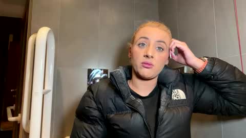 hardcoreslutxx online show from October 19, 2025, 1:17 am