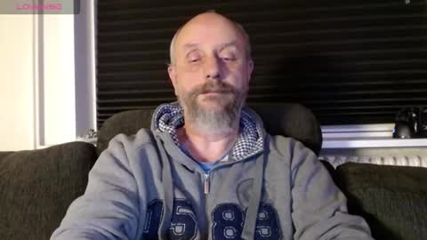 Snapshot of hardmrlazy chatting on October 14, 2025, 6:42 pm MrLazy online show from October 14, 2025, 6:42 pm