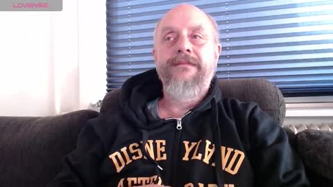 Snapshot of hardmrlazy chatting on October 19, 2025, 2:50 pm MrLazy online show from October 19, 2025, 2:50 pm