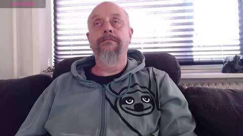 Snapshot of hardmrlazy chatting on November 26, 2025, 11:00 am MrLazy online show from November 26, 2025, 11:00 am