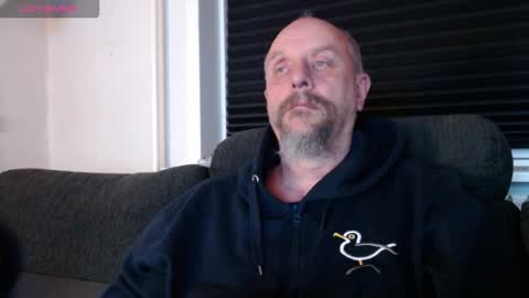 Snapshot of hardmrlazy chatting on November 29, 2025, 6:00 pm MrLazy online show from November 29, 2025, 6:00 pm