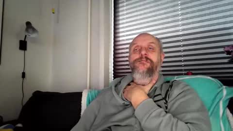 MrLazy online show from February 22, 2026, 3:21 pm